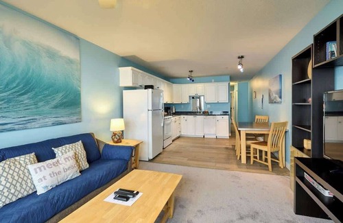 Lincoln City Condo | Beachfront Suite - Second Floor - Sleeps 2 - Pool and Hot Tub!