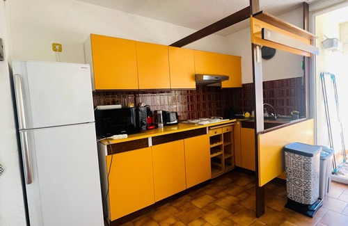 Argeles Plage Apartment | Beachfront T3 Apartment with Parking & Balcony – 30m from Argelès Plage