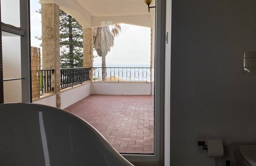 Cascais Villa | Beachfront T4 Holiday House