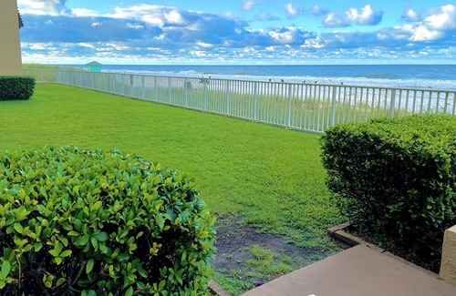 Silver Sands Beach Condo | Beachfront, Top Floor, Modern, Snowbird-Military. 3 month rental. Dec-Feb