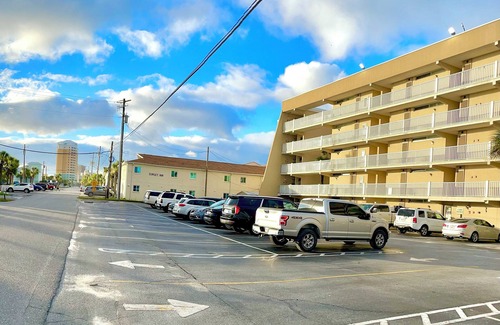 Silver Sands Beach Condo | Beachfront, Top Floor, Modern, Snowbird-Military. 3 month rental. Dec-Feb