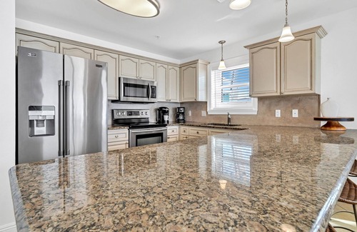 Crystal Beach Condo | Beachfront | Updated | Pool + Hot Tub | Beach Gear | Private Beach | Gated