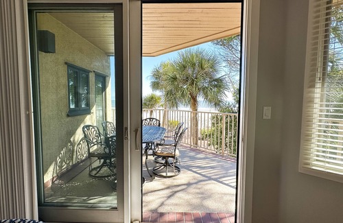 Beach Lagoon Condo | BEACHFRONT VILLA WITH OCEAN VIEWS! NEAR GOLF, DINING, SHOPPING HILTON HEAD