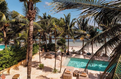 Puerto Aventuras Villa | Beachfront Villa for Big Group in Puerto Aventuras