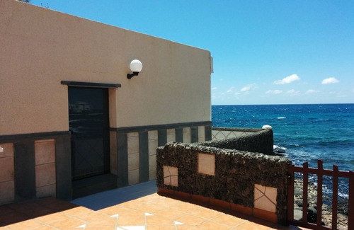 Costa Teguise Villa | Beachfront villa in Costa Teguise, Lanzarote