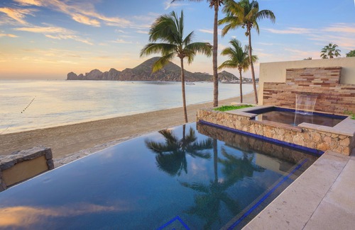 El Medano Ejidal Villa | Beachfront Villa One at Hacienda Beach Club on Medano Beach