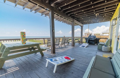 Surfside Beach House | Beachfront Villa! Newly renovated - w/Direct Beach Access & Spacious Deck