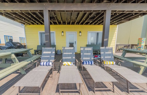 Surfside Beach House | Beachfront Villa! Newly renovated - w/Direct Beach Access & Spacious Deck