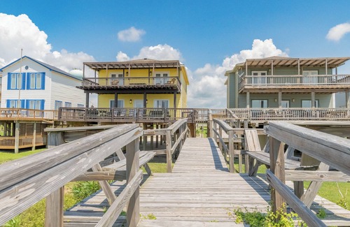Surfside Beach House | Beachfront Villa! Newly renovated - w/Direct Beach Access & Spacious Deck
