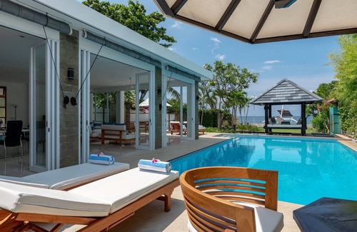 Dencarik Villa | ⭐️ ⭐️⭐️⭐️⭐️ BEACHFRONT villa, Welcome dinner