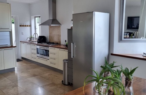Cape Town House | Beachfront villa, kite/wind surfers paradise on Big Bay Beach, Bloubergstrand