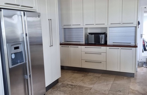 Cape Town House | Beachfront villa, kite/wind surfers paradise on Big Bay Beach, Bloubergstrand