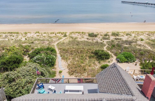 Willoughby Spit House | Beachfront w/Private Access & 2 Decks - Spacious & Well-Equipped Home