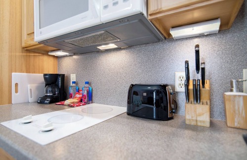 Traverse City Condo | ✵ Beachfront Walkout Condo: Pointes North Resort ➠ 106