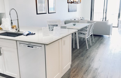 Marco Island Condo | 🏖 Beachfront Weekly Rental | Marco Island | Pool, Pickleball, Romantic Escape