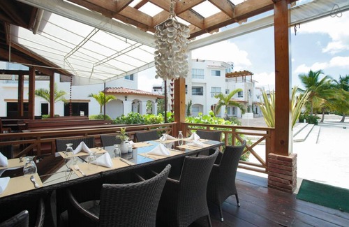 Dominicus Apartment | Beachfront with views