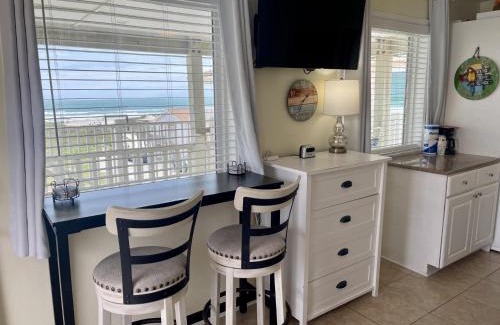 Port Aransas Apartment | Beachgate Condo Suites and Hotel 438 condo