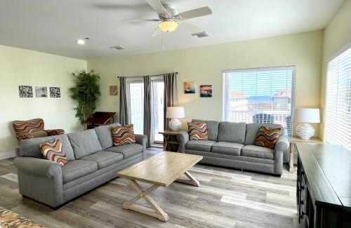 Port Aransas Apartment | Beachgate Condo Suites and Hotel 322 condo