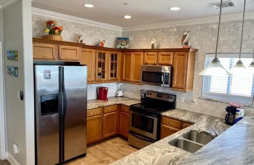 Port Aransas Apartment | Beachgate Condo Suites and Hotel 341 condo