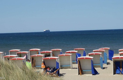 Municipality of Katwijk Apartment | Beachhouse Anna private-parking, 1 minute walk distance from beach and centre !
