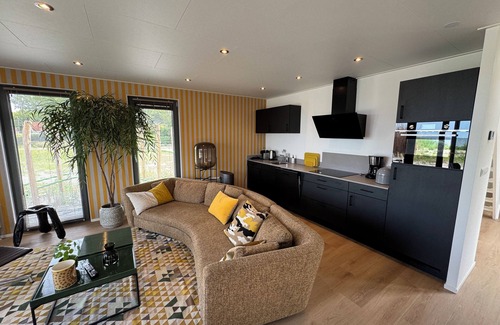 Enkhuizen House | BeachHouse Sinne Nr. 514: Luxurious beachfront villa with exceptional sea views