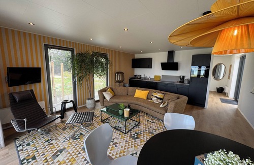 Enkhuizen House | BeachHouse Sinne Nr. 514: Luxurious beachfront villa with exceptional sea views