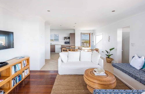 Angourie House | Beachies - Oceanstays