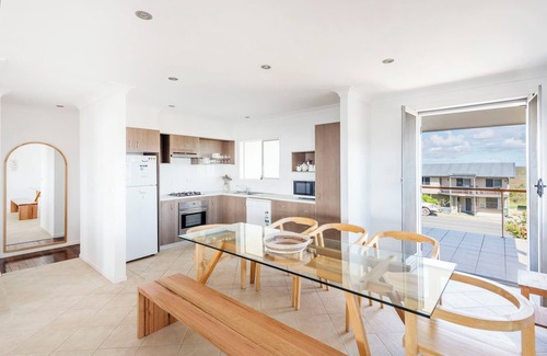 Angourie House | Beachies - Oceanstays