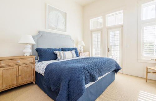 Cinnamon Shore Villa | Beachmore TC 9101