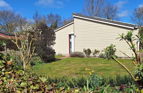 Renesse Ski Chalet | Beachpark 67 holiday chalet on park next to the North Sea beach