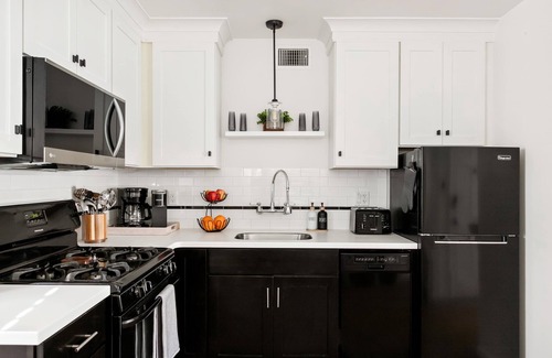 La Jolla House | Beachside 1BR Haven Near Ocean & Outdoor Space