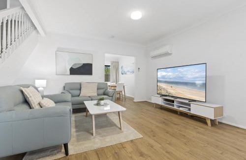 Glenelg South House | Beachside 3-Bed Retreat with BBQ & Garage