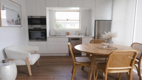 Wamberal House | Beachside #7 Close To Beach Accom Holidays