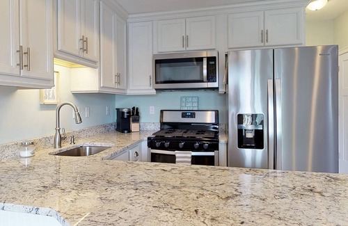 Old Orchard Beach Condo | Beachside Abode 2A by Bayley Vacation Rentals