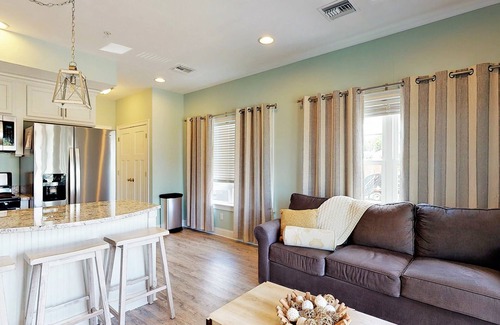 Old Orchard Beach Condo | Beachside Abode 2A by Bayley Vacation Rentals