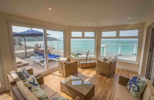 Totland Bay Apartment | Beachside Apartment, 2 Pilots Point