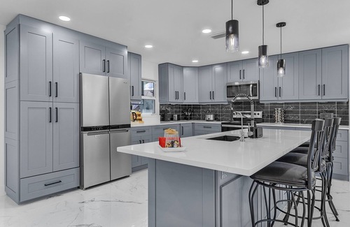 Iona House | Beachside Bliss: 3.7 Miles to Beach 4.2 Miles to Sanibel Causeway Pool Table