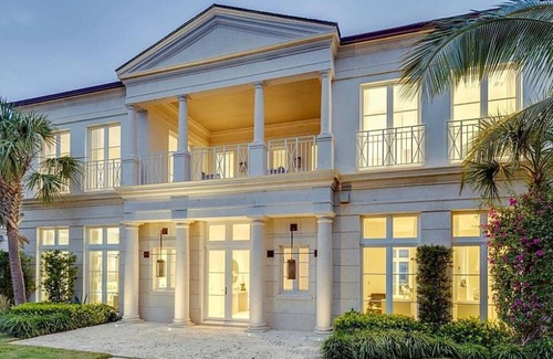 West Grand Bahama Villa | Beachside Bliss – 4Bed/5Bath Villa with direct ocean and harbour access