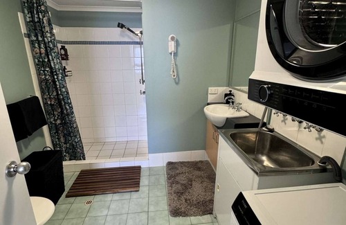 Rockingham Apartment | Beachside Bliss