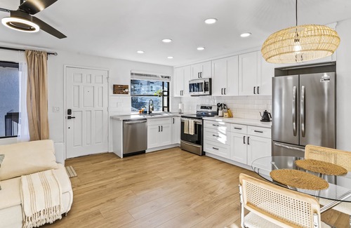 Point Loma Heights Condo | Beachside Bliss: Cozy Condo with Fireworks View