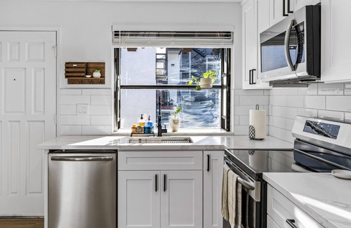 Point Loma Heights Condo | Beachside Bliss: Cozy Condo with Fireworks View