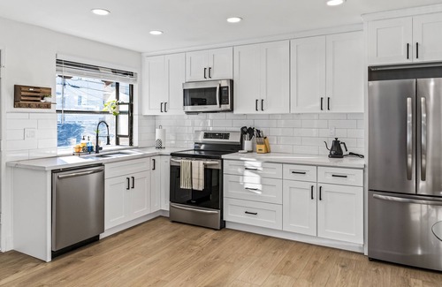 Point Loma Heights Condo | Beachside Bliss: Cozy Condo with Fireworks View
