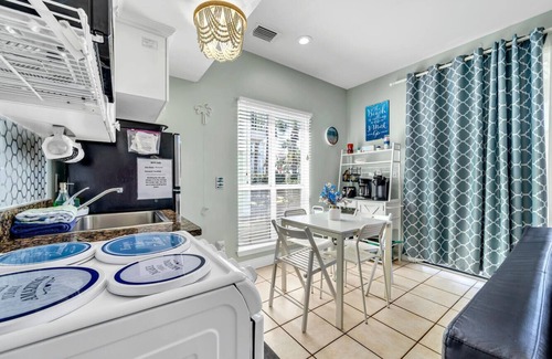 Crystal Beach Cottage | Beachside Bliss Full Cottage~Location, Crystal Beach, Destin~Steps to Beach/Pool