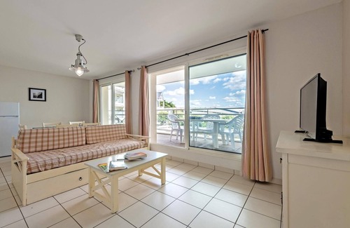 Plougonvelin Apartment | Beachside Bliss in Brittany