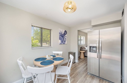 Ocean Woods House | Beachside Bungalow- minutes from the beach and cruise ships!