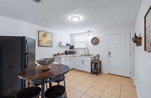 Vilano Beach House | Beachside Cabana l Heated Pool l Walk to Beach