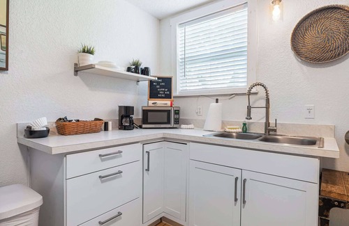 Vilano Beach House | Beachside Cabana l Heated Pool l Walk to Beach