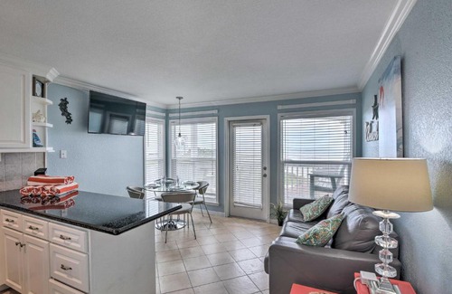 Galveston Apartment | Beachside Condo with Pool and Hot Tub in Galveston!