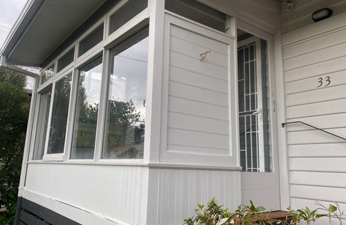 Rosebud House | Beachside Cottage Stay - only a 2 minute walk to the beach!