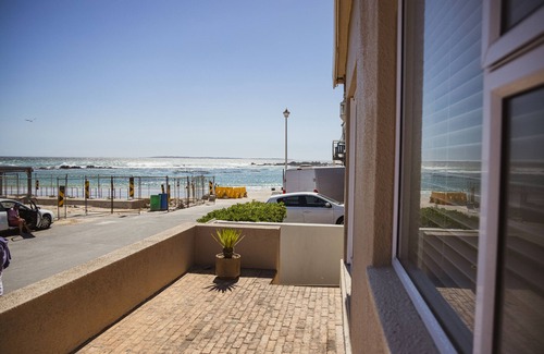 Bloubergstrand Cottage | Beachside Cottage